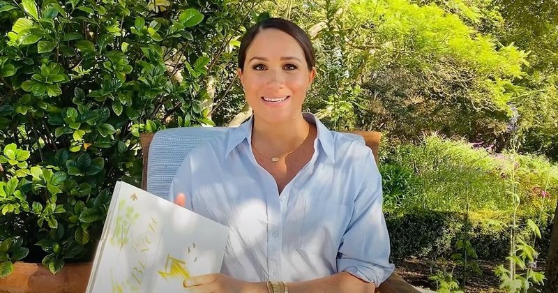 Meghan Markle Wears Button-Down Shirt & Jeans While Reading Her Children's Book 'The Bench' In New YouTube Video