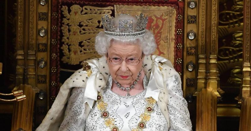 Queen Elizabeth Reportedly Only Picks Up The Phone For These 2 People