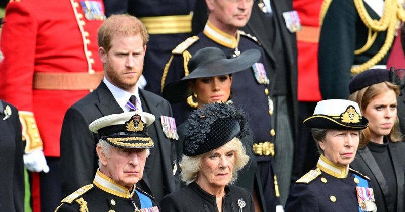 King Charles Could 'Cut Ties' With Prince Harry & Meghan Markle Over Netflix Docuseries, Expert Warns