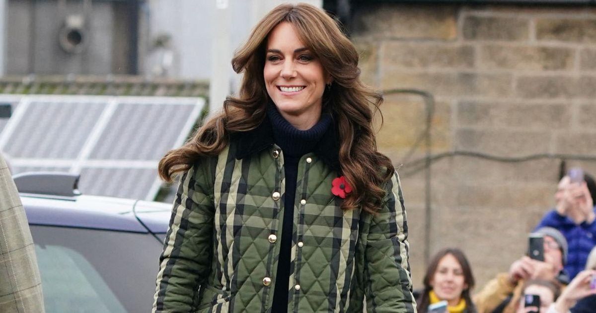 Not 'French' Enough: Kate Middleton's Fashion Sense Is Savagely Roasted by 'Vogue' Editor