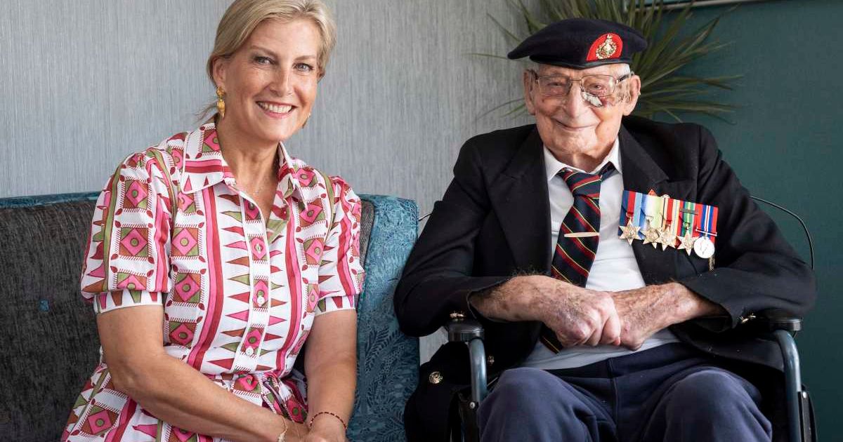 Sophie, Duchess of Edinburgh, patron of the Java Far East Prisoner of War Club 1942, meets 105-year-old Royal Marines veteran James 'Jim' Wren. (Cover Image Source: Getty Images | Aaron Chown-WPA Pool)