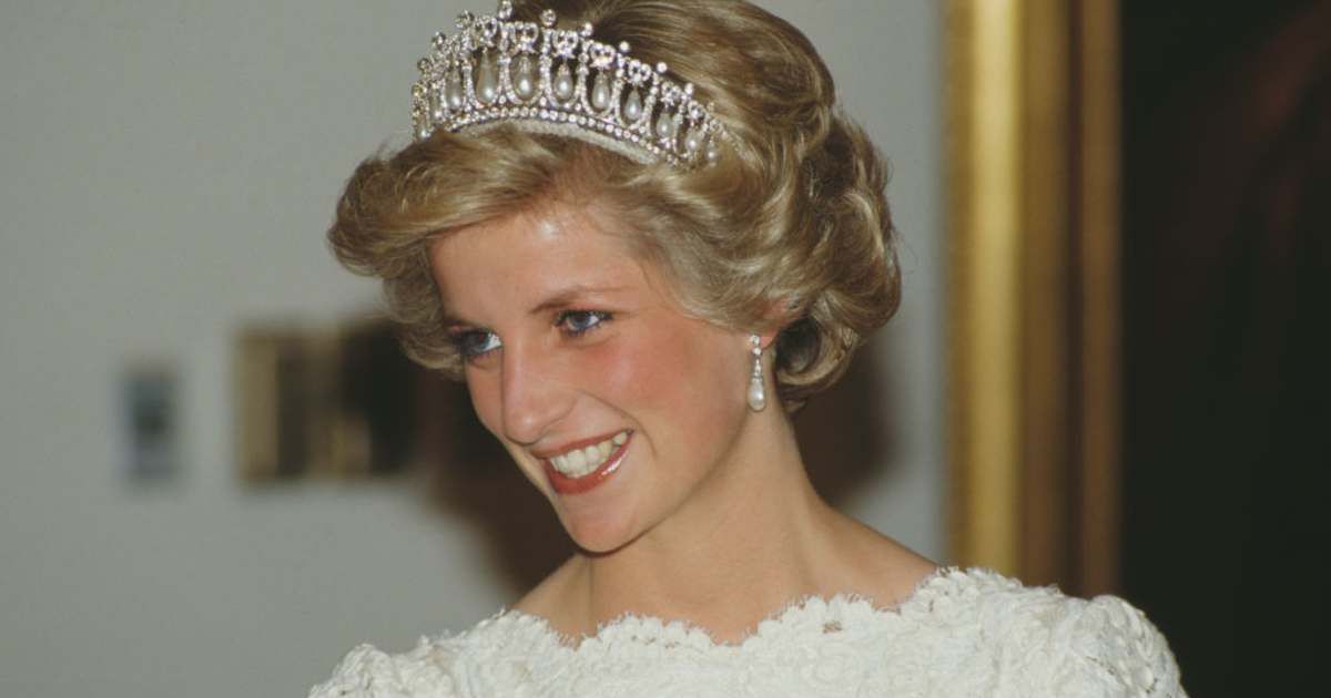 Princess Diana attends a dinner at the British Embassy in Washington. (Cover Image Source: Getty Images| Terry Fincher/Princess Diana Archive)