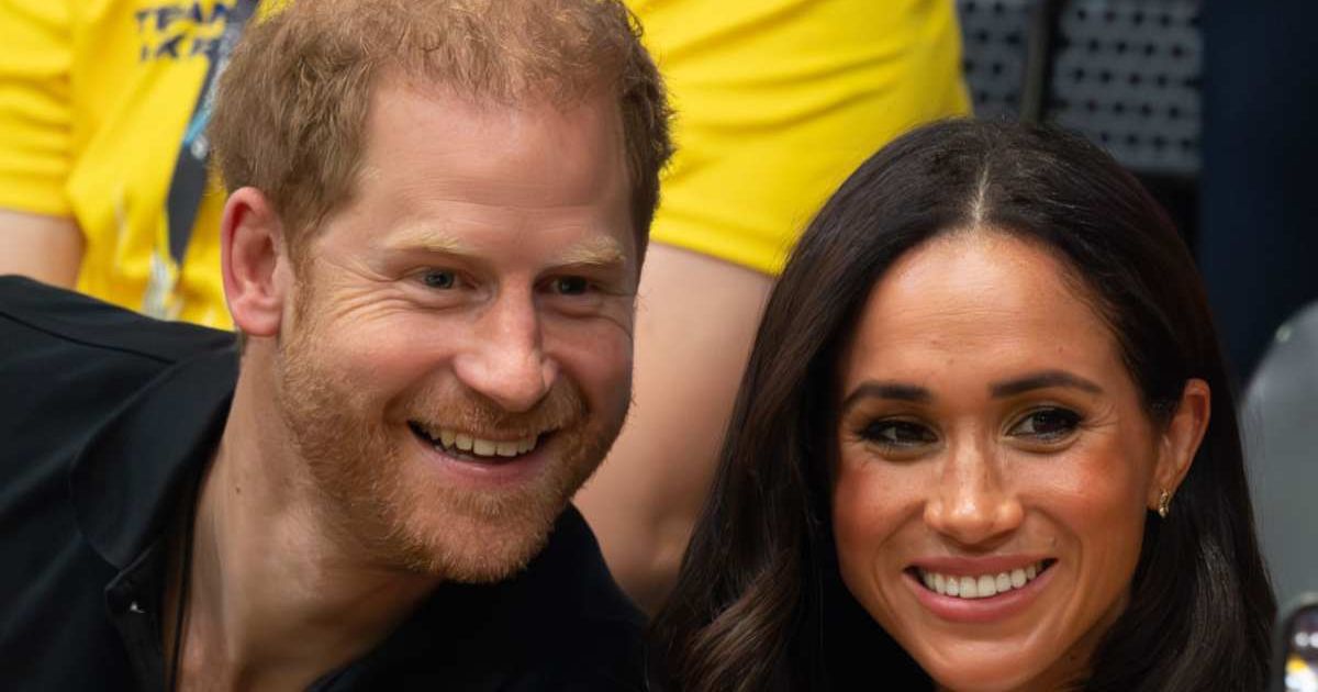 Prince Harry and Meghan Markle attend the Wheelchair Basketball preliminary match. (Cover Image Source: Getty Images | Samir Hussein/WireImage)