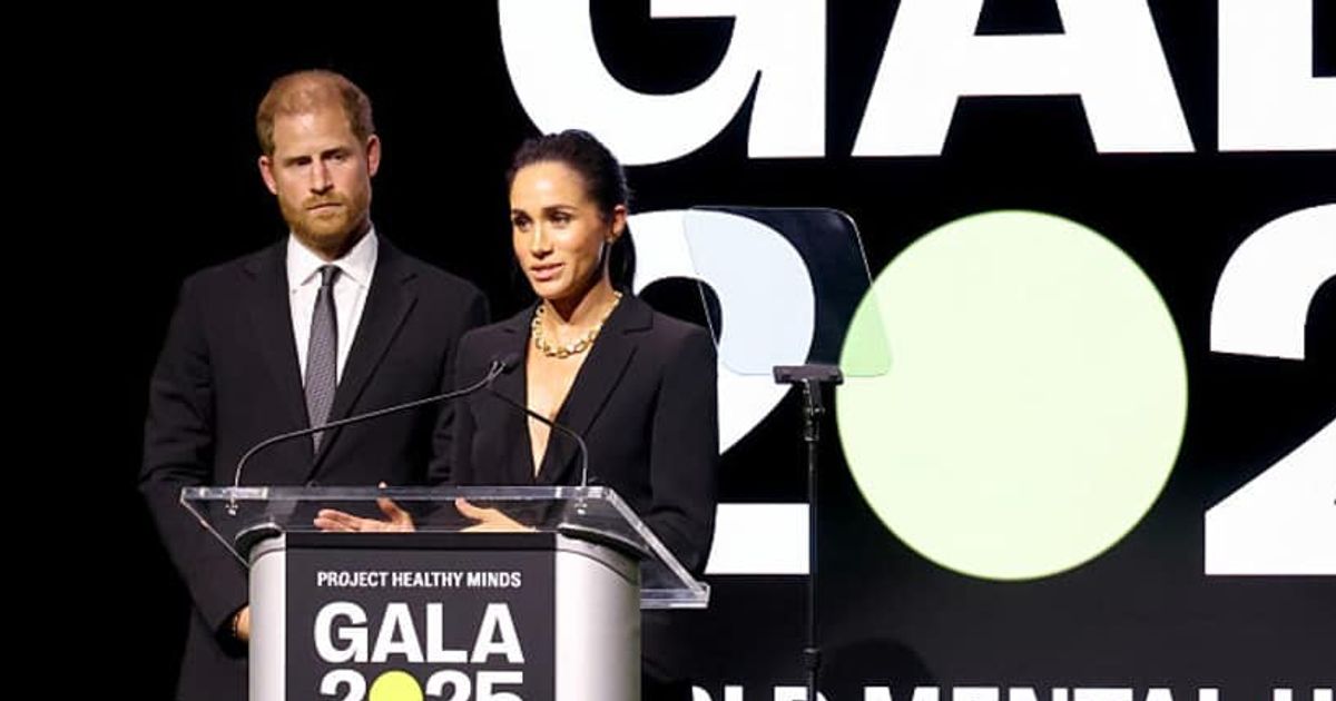 Meghan Markle and Prince Harry speak onstage at the Project Healthy Minds World Mental Health Day Gala. (Cover Image Source: Getty Images | Rob Kim for Project Healthy Minds)