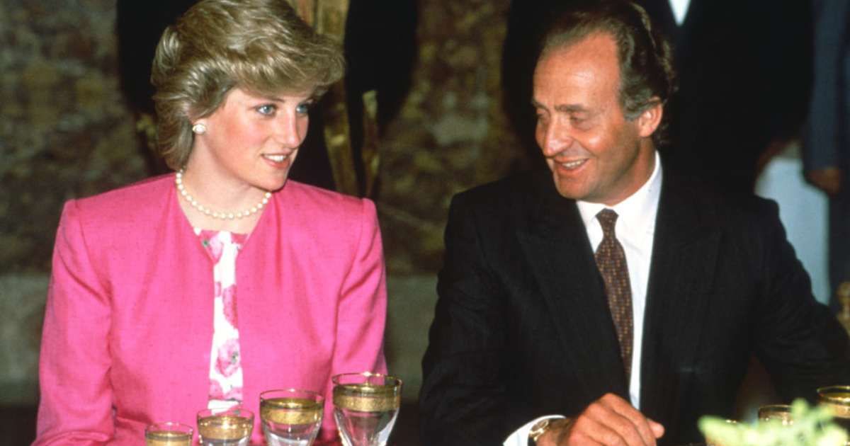 Princess Diana and then-King Juan Carlos during a lunch at the Zarzuela Palace.  (Cover Image Source: Getty Images| Anwar Hussein)