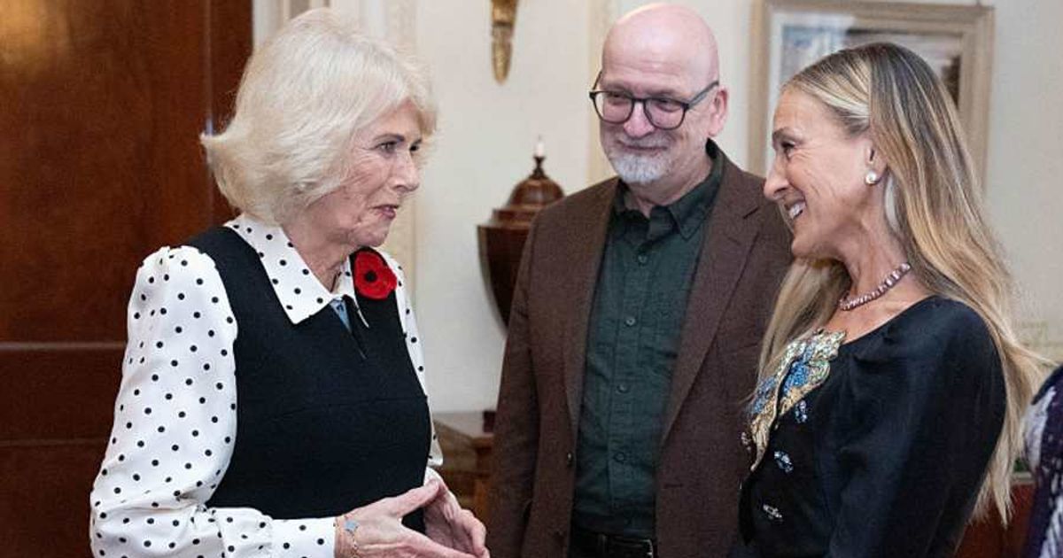 Queen Camilla and Sarah Jessica Parker during a reception for the newly announced Children's Booker Prize at Clarence House. (Cover Image Source: Getty Images| Stefan Rousseau - Pool)