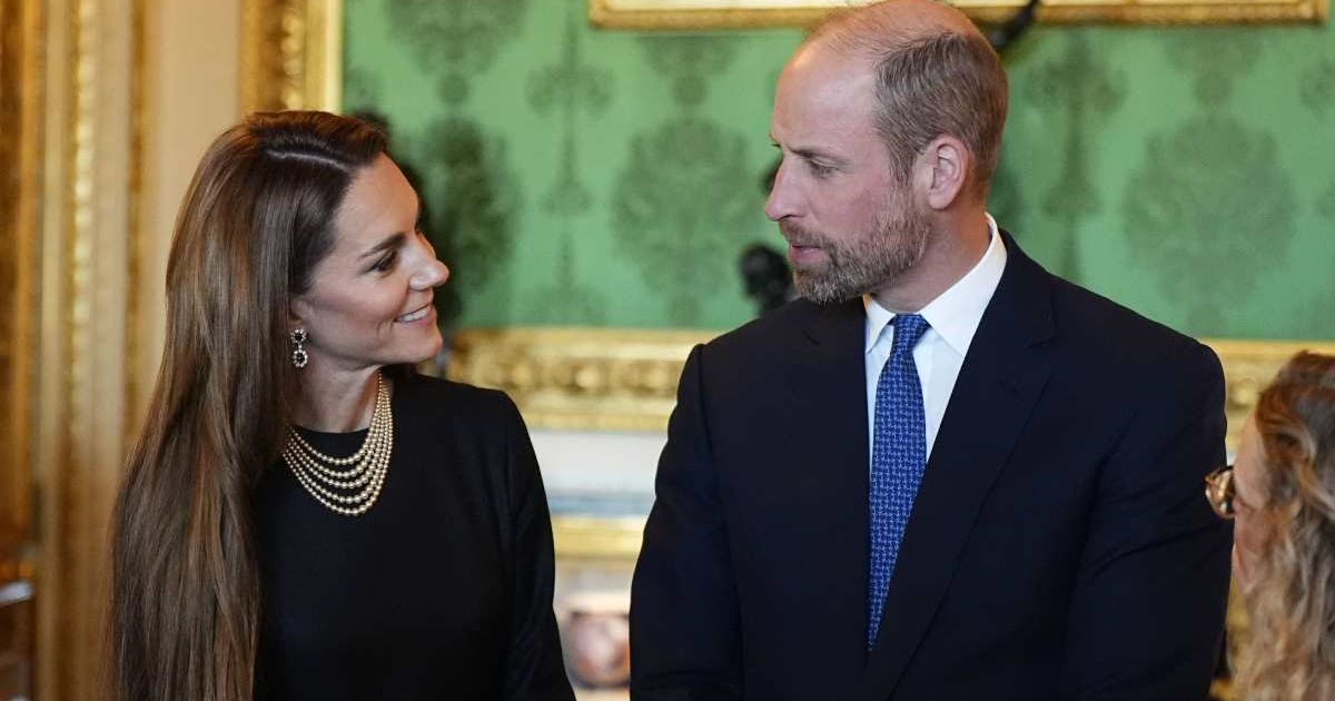 Catherine, Princess of Wales, and Prince William, Prince of Wales, view exhibits from the Royal Collection in the Green Drawing Room during German President Frank-Walter Steinmeier's state visit. (Cover Image Source: Getty Images | Aaron Chown-Pool)