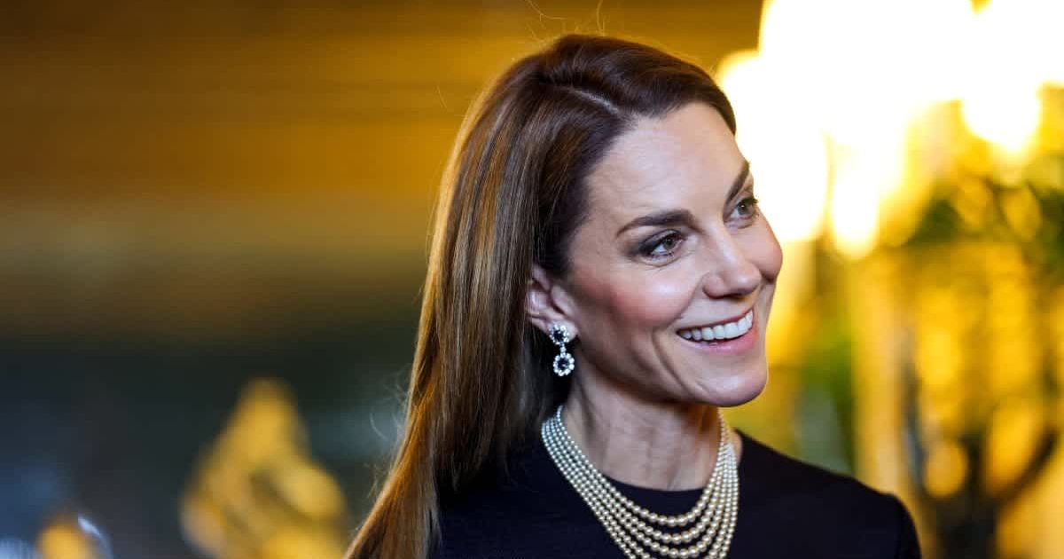 Catherine, Princess of Wales, during a visit to the Royal Collection exhibition in the Green Drawing Room during German President Frank-Walter Steinmeier's state visit to Britain. (Cover Image Source: Getty Images | Hannah McKay - Pool)