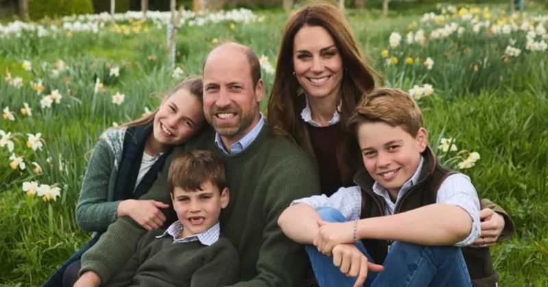 Kate and William Share a Familiar Frame for New Christmas Photocard With Their Three Kids