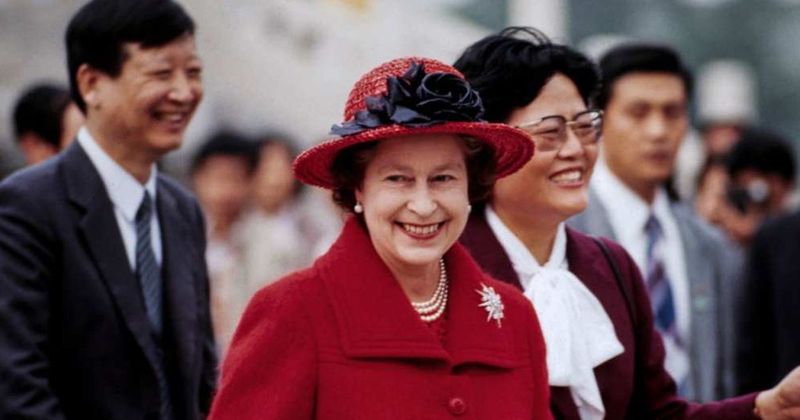 The Strategic Reason Queen Elizabeth Always Wore Bright Colors — Its More Than Just Style