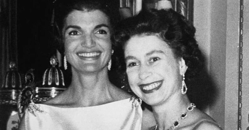 New Book Reveals Queen Elizabeth's Advice to a 'Struggling' Jackie Kennedy During Awkward Meeting