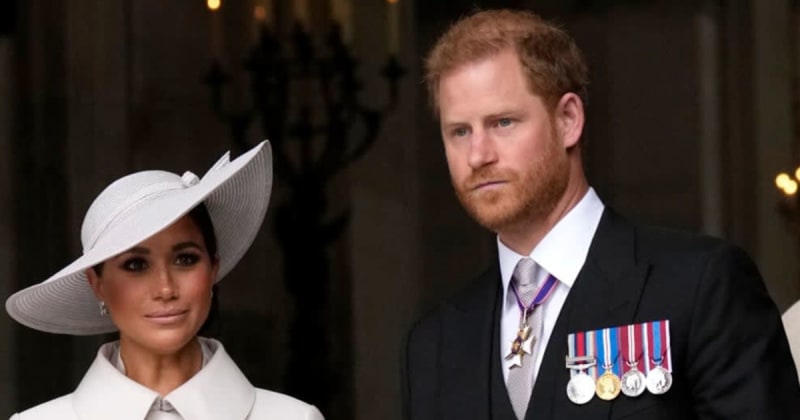 Prince Harry and Meghan Markle Get Mocked Over Their UK Return ― And SNL Doesn't Hold Back