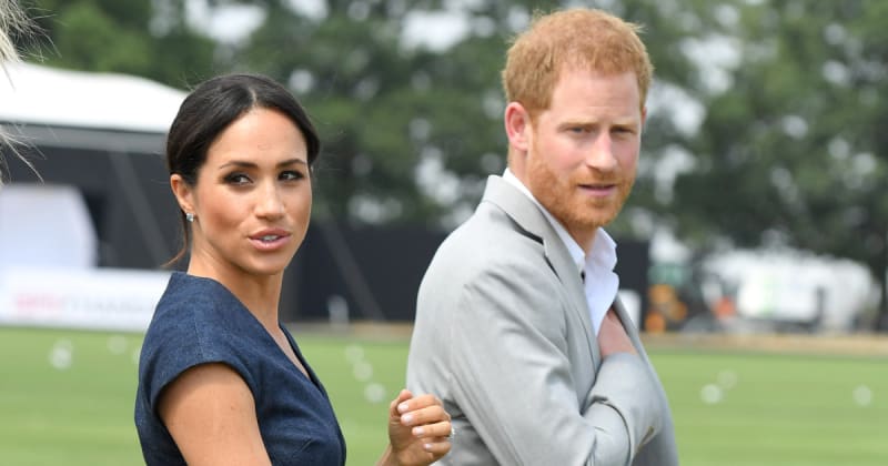 Expert Claims Harry and Meghan Displayed "Out of Sync" Body Language During Cotswolds Outing